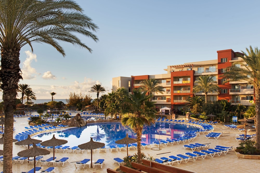 Elba Carlota Beach & Golf Resort — Swimming pool in Costa de Antigua, Canary Islands