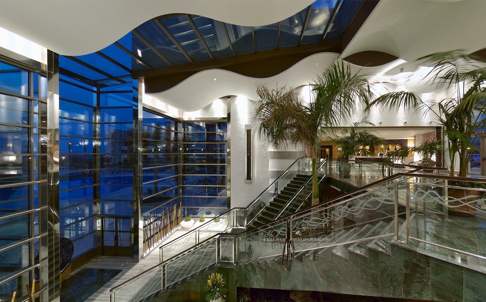 Elba Carlota Beach & Golf Resort — Hotel building in Costa de Antigua, Canary Islands