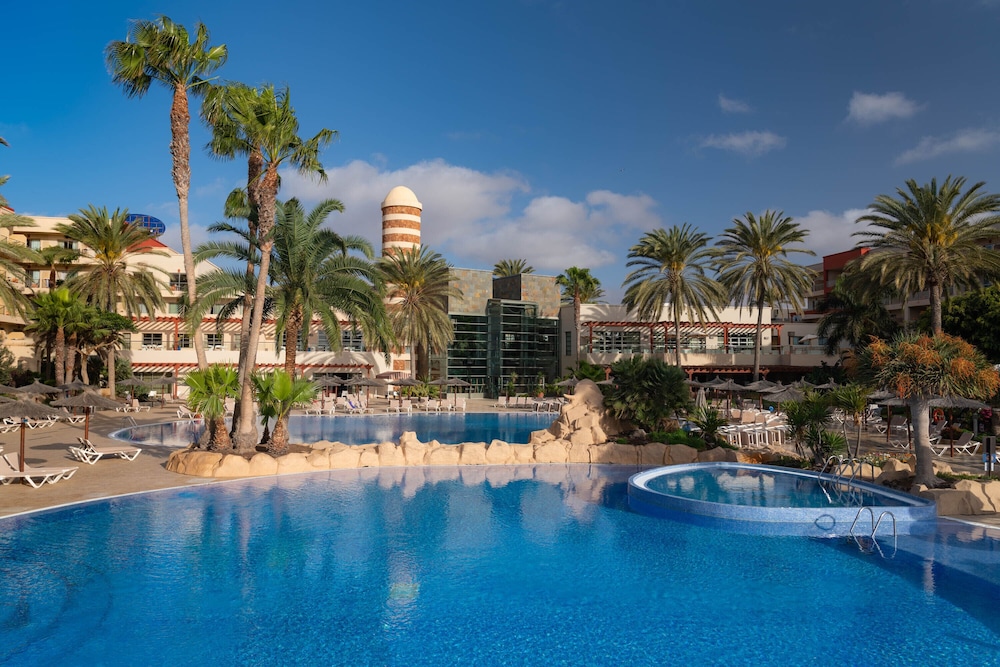 Elba Carlota Beach & Golf Resort — Swimming pool in Costa de Antigua, Canary Islands