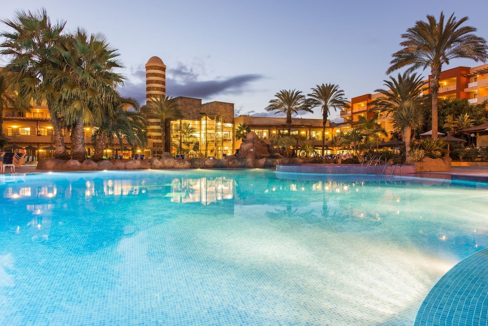 Elba Carlota Beach & Golf Resort — Swimming pool in Costa de Antigua, Canary Islands