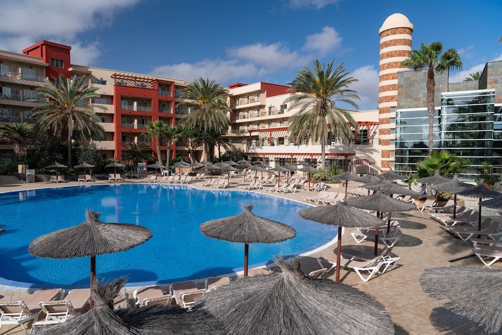 Elba Carlota Beach & Golf Resort — Swimming pool in Costa de Antigua, Canary Islands