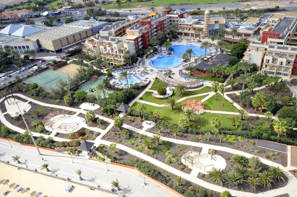 Elba Carlota Beach & Golf Resort — Swimming pool in Costa de Antigua, Canary Islands