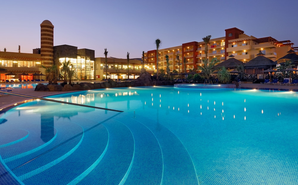 Elba Carlota Beach & Golf Resort — Swimming pool in Costa de Antigua, Canary Islands