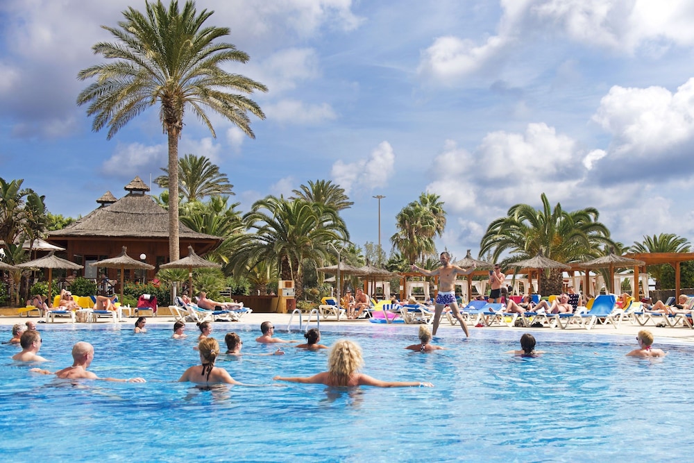 Elba Carlota Beach & Golf Resort — Swimming pool in Costa de Antigua, Canary Islands