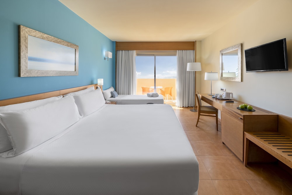 Elba Carlota Beach & Golf Resort — Hotel rooms in Costa de Antigua, Canary Islands