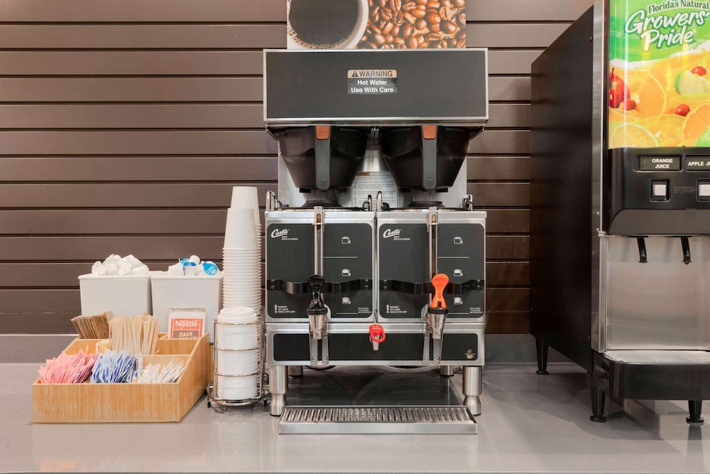 La Quinta Inn & Suites by Wyndham New York City Central Park — Restaurant & bars in New York City, New York State
