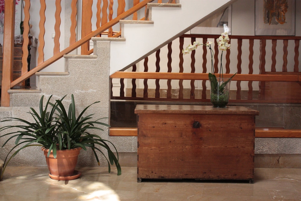 Es Baulo Petit Hotel — Hotel building in Can Picafort, Balearic Islands