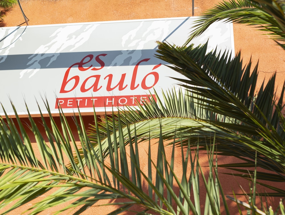 Es Baulo Petit Hotel — Hotel building in Can Picafort, Balearic Islands