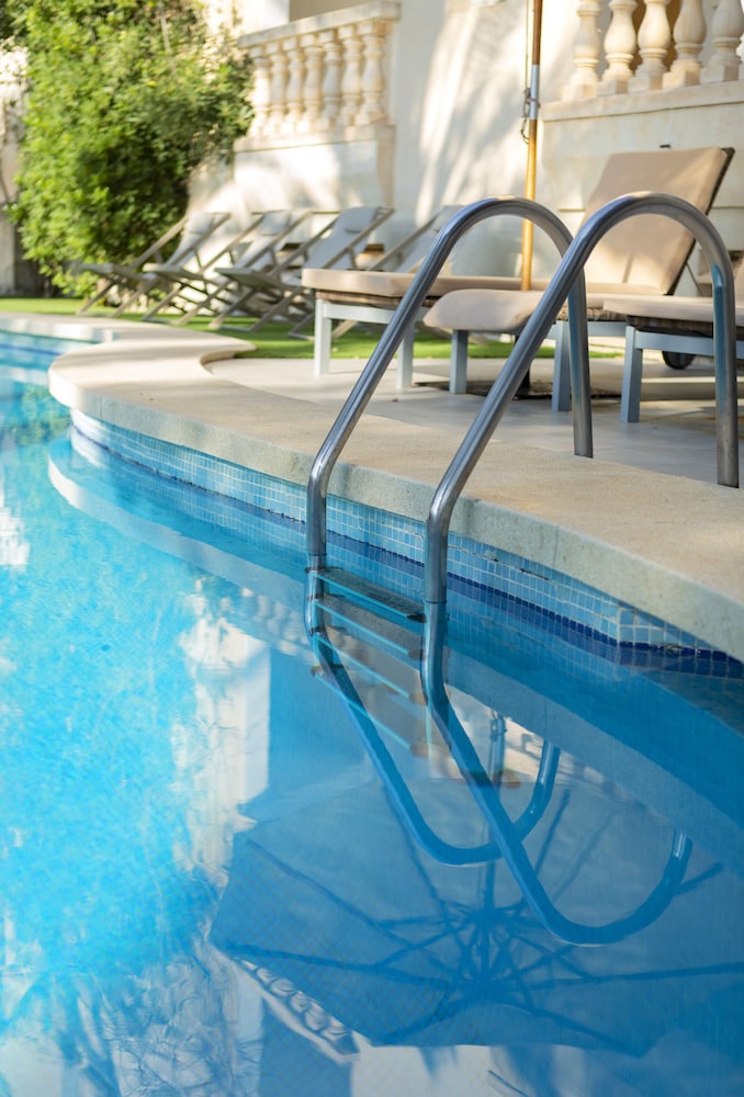 Es Baulo Petit Hotel — Swimming pool in Can Picafort, Balearic Islands