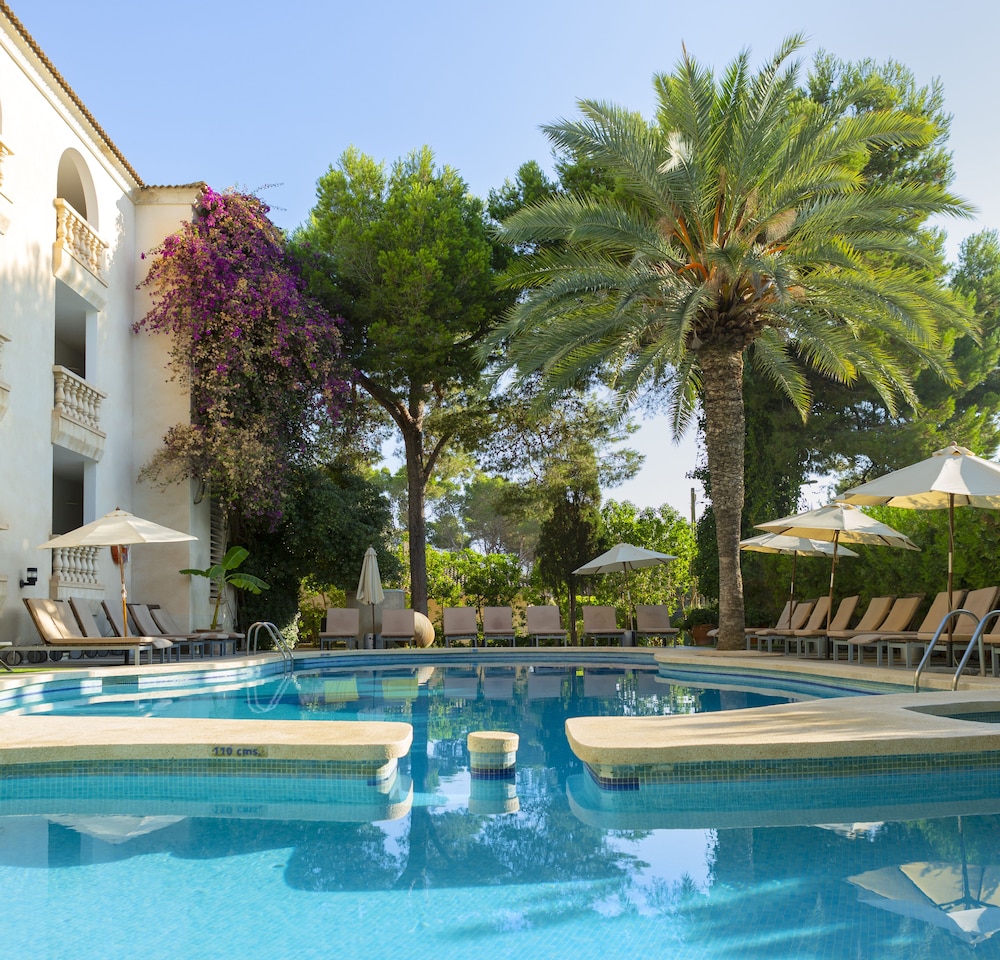 Es Baulo Petit Hotel — Swimming pool in Can Picafort, Balearic Islands