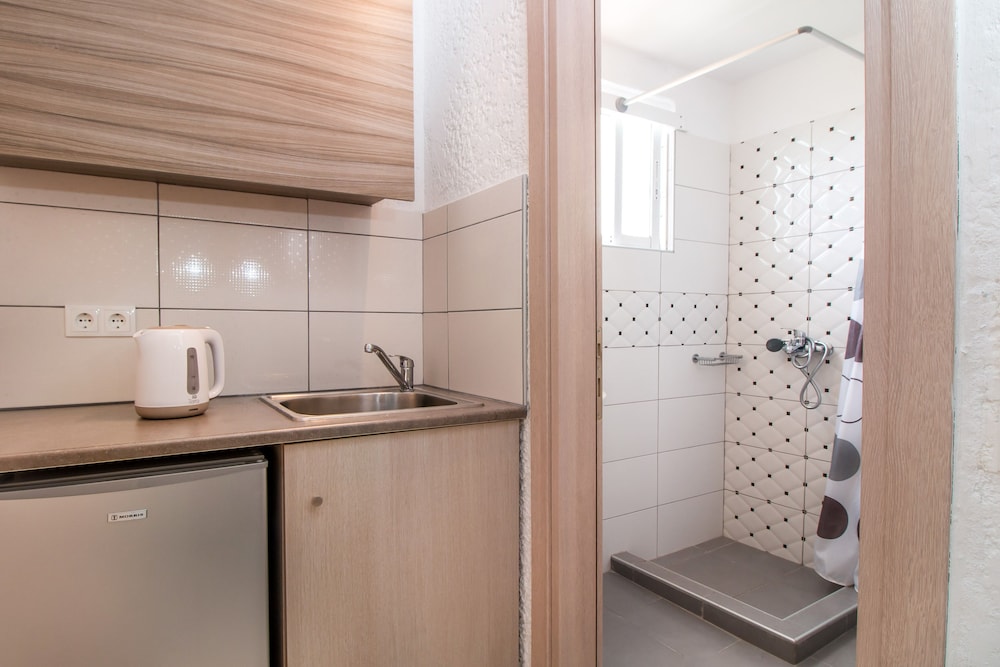 Anika Studios — Hotel rooms in Faliraki, South Aegean
