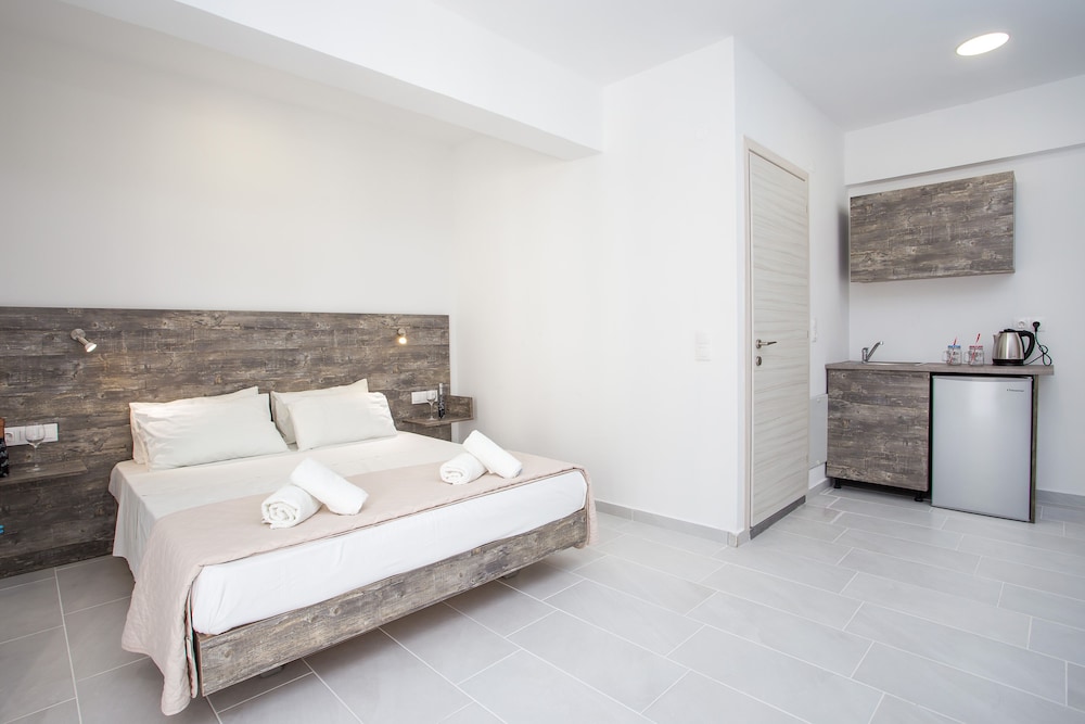 Anika Studios — Hotel rooms in Faliraki, South Aegean