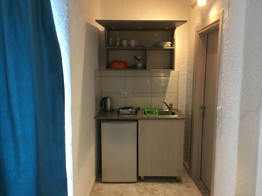 Anika Studios — Hotel rooms in Faliraki, South Aegean