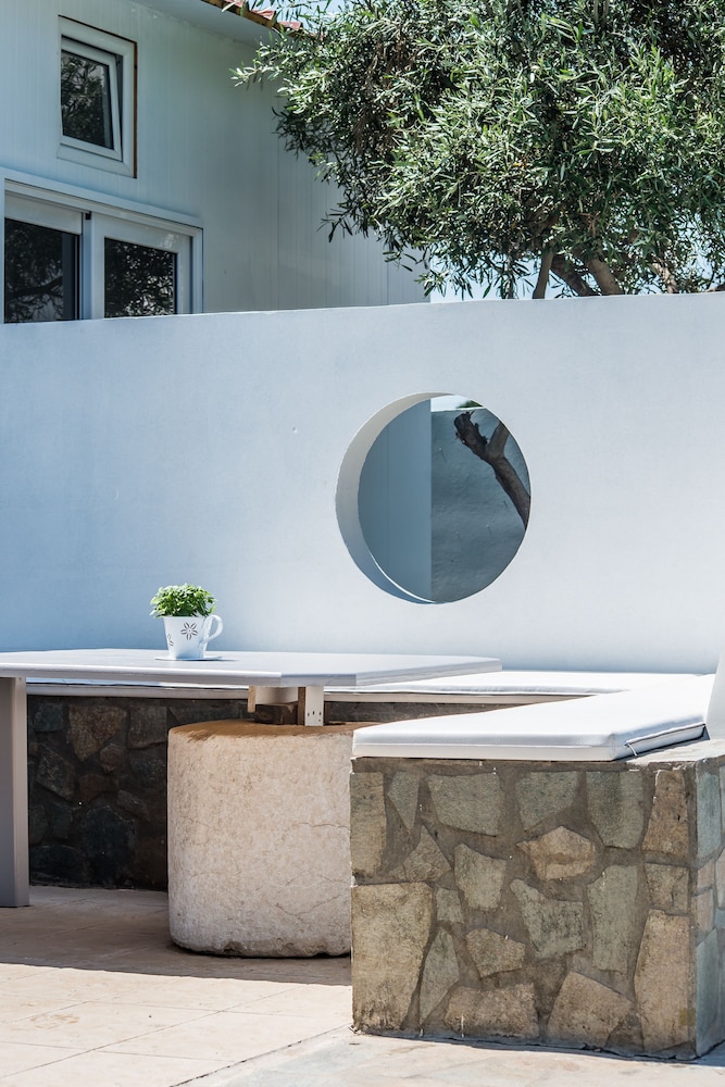 Anika Studios — Hotel building in Faliraki, South Aegean
