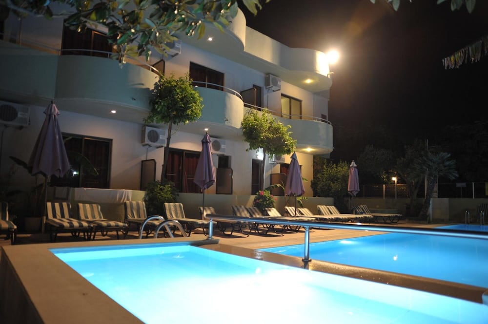 Anseli Hotel — Swimming pool in Kremasti, South Aegean