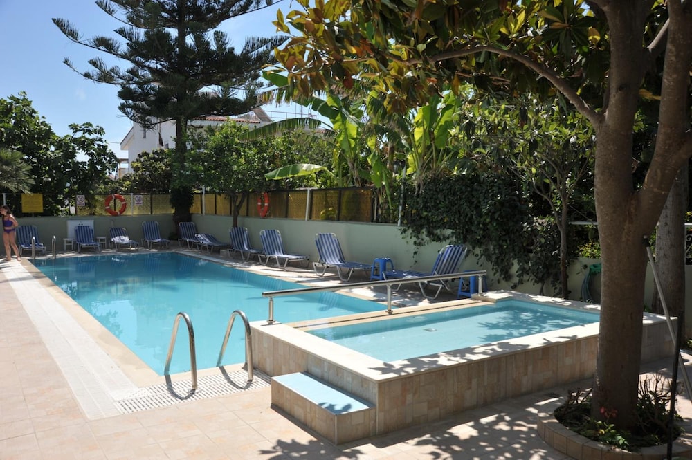 Anseli Hotel — Swimming pool in Kremasti, South Aegean