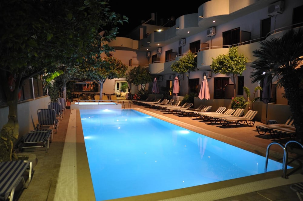 Anseli Hotel — Swimming pool in Kremasti, South Aegean