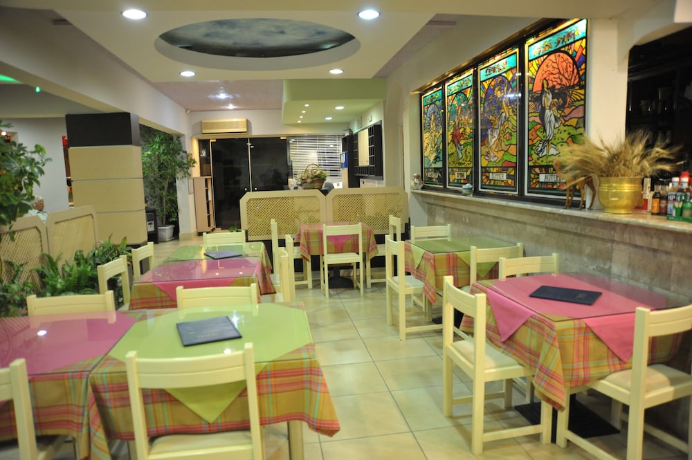 Anseli Hotel — Restaurant & bars in Kremasti, South Aegean