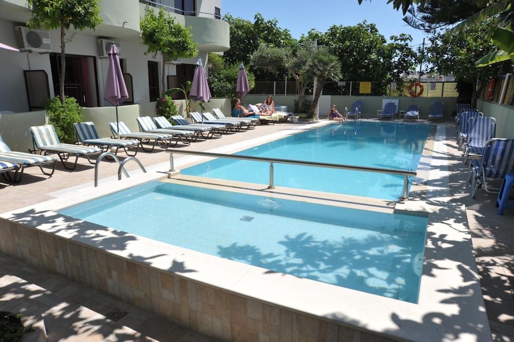 Anseli Hotel — Swimming pool in Kremasti, South Aegean