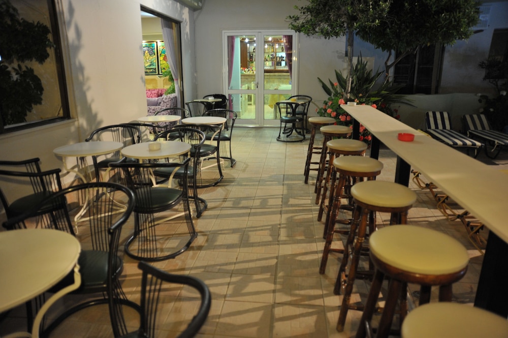 Anseli Hotel — Restaurant & bars in Kremasti, South Aegean