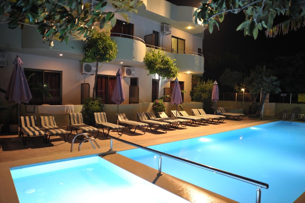 Anseli Hotel — Swimming pool in Kremasti, South Aegean