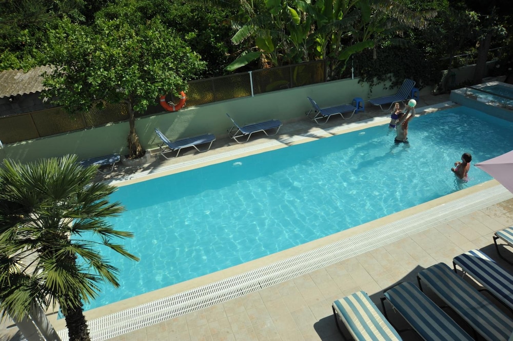 Anseli Hotel — Swimming pool in Kremasti, South Aegean