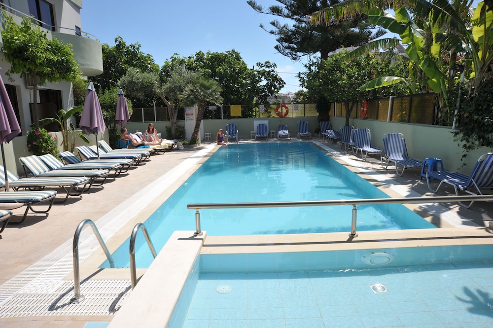 Anseli Hotel — Swimming pool in Kremasti, South Aegean