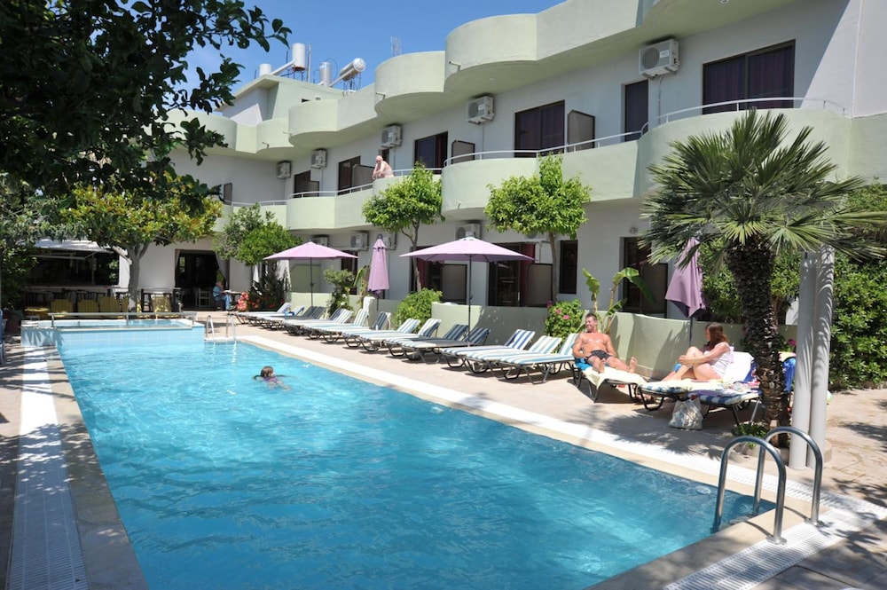 Anseli Hotel — Swimming pool in Kremasti, South Aegean