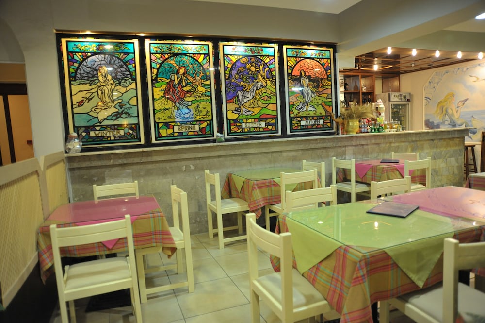 Anseli Hotel — Restaurant & bars in Kremasti, South Aegean