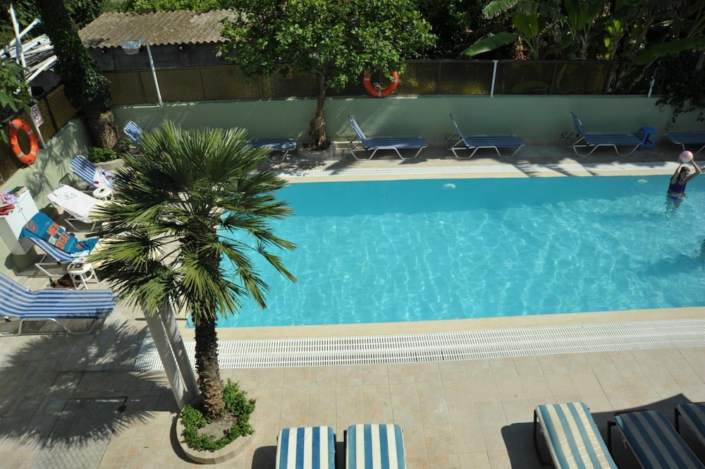 Anseli Hotel — Swimming pool in Kremasti, South Aegean