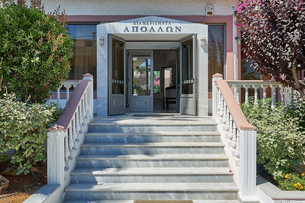 Apollon Hotel Apartments — Hotel building in Rethymnon