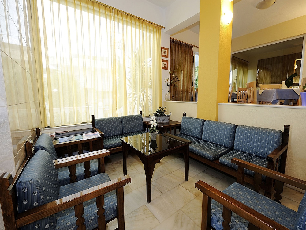 Apollon Hotel Apartments — Restaurant & bars in Rethymnon