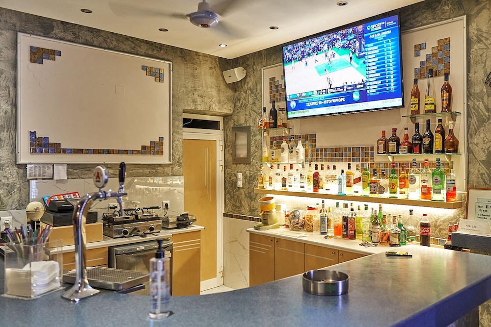 Apollon Hotel Apartments — Restaurant & bars in Rethymnon