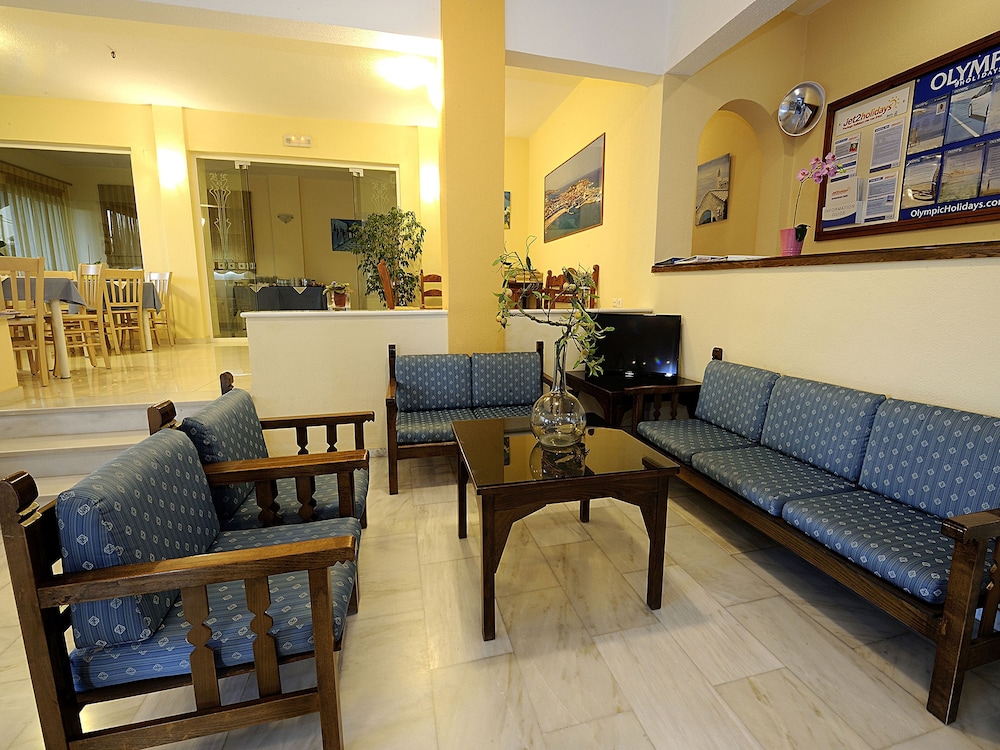 Apollon Hotel Apartments — Hotel building in Rethymnon