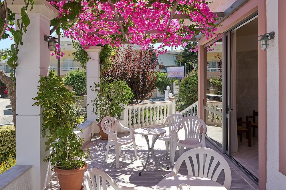 Apollon Hotel Apartments — Hotel building in Rethymnon