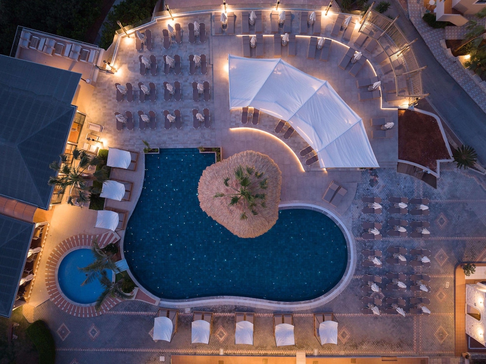 Asterias Village Resort — Swimming pool in Hersonissos