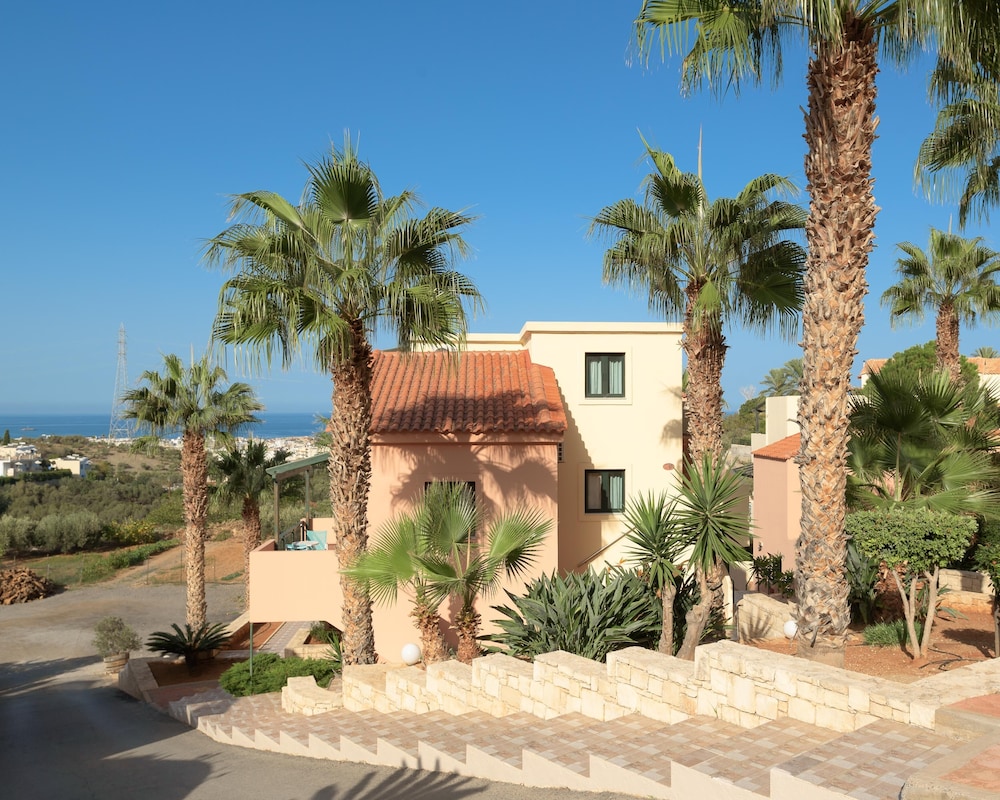 Asterias Village Resort — Hotel building in Hersonissos