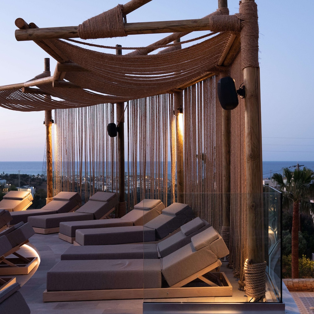 Asterias Village Resort — Restaurant & bars in Hersonissos
