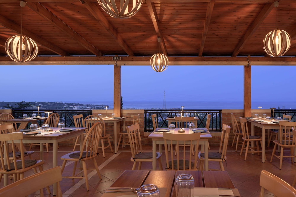 Asterias Village Resort — Restaurant & bars in Hersonissos
