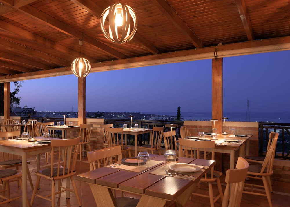Asterias Village Resort — Restaurant & bars in Hersonissos