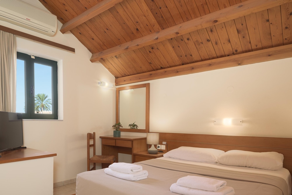 Asterias Village Resort — Hotel rooms in Hersonissos