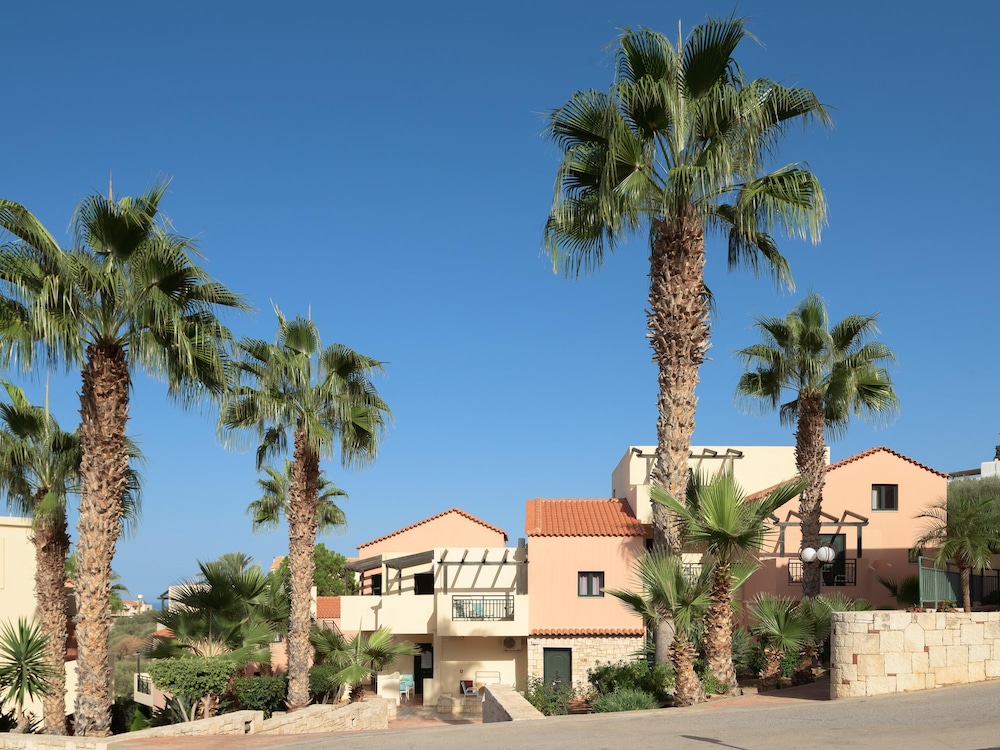 Asterias Village Resort — Hotel building in Hersonissos