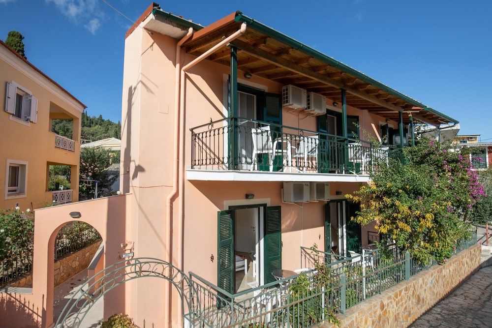 Bella Vista Beach Hotel and Studios — Hotel building in Benitses, Ionian Islands