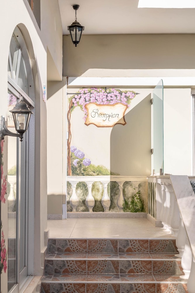 Bella Vista Beach Hotel and Studios — Restaurant & bars in Benitses, Ionian Islands