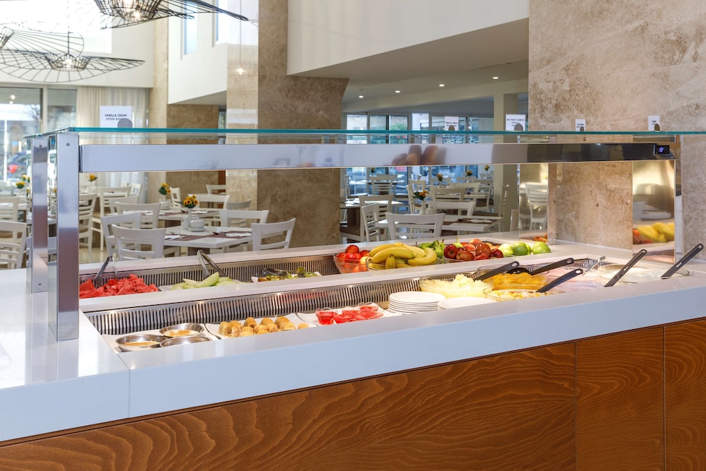 Best Western Plus Hotel Plaza — Restaurant & bars in Rhodes Town, South Aegean
