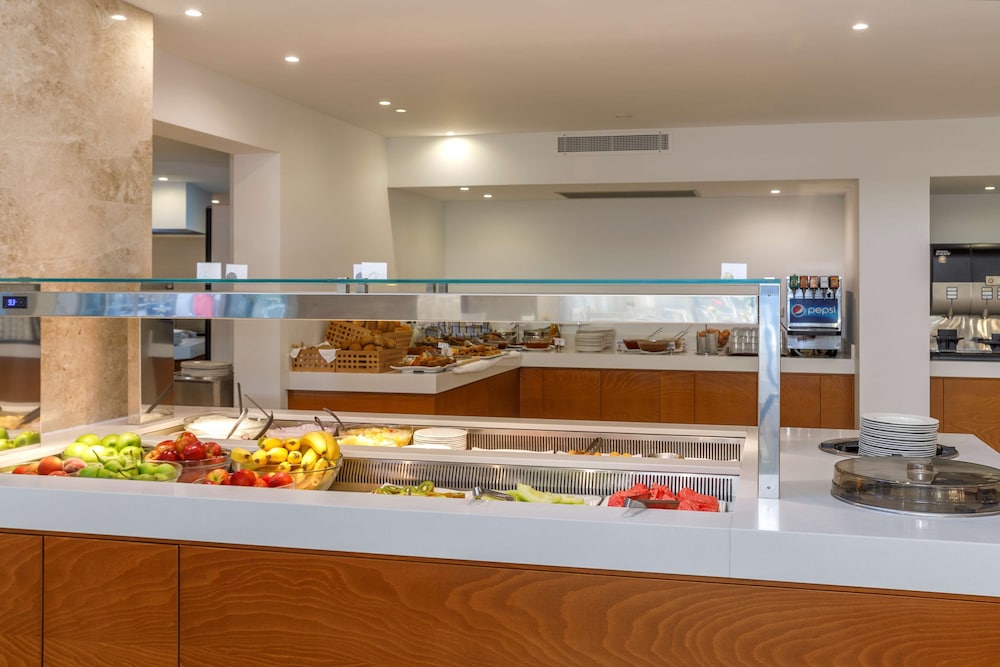 Best Western Plus Hotel Plaza — Restaurant & bars in Rhodes Town, South Aegean