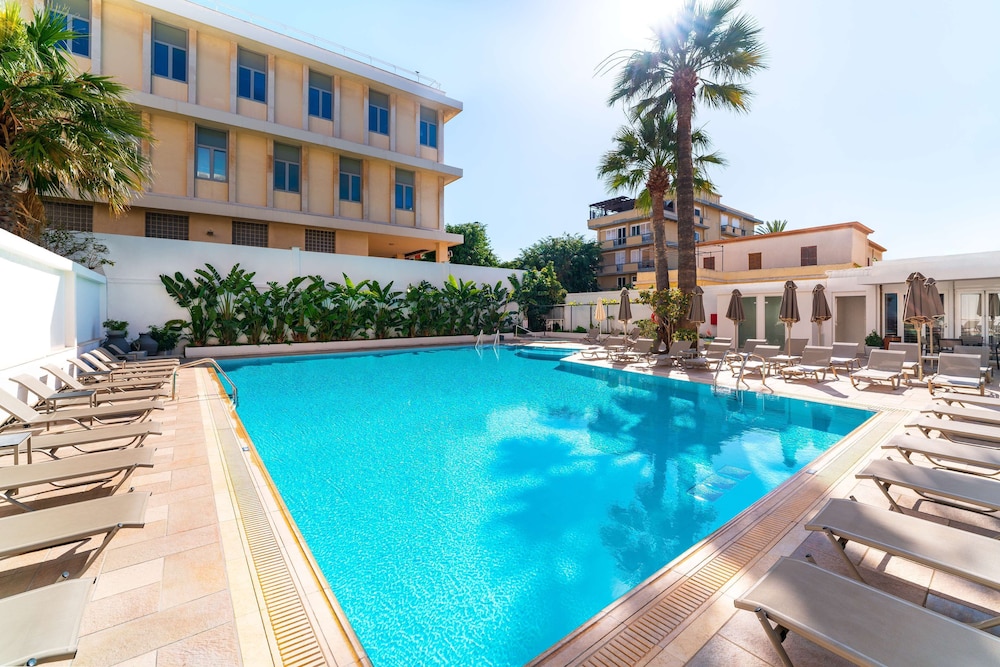 Best Western Plus Hotel Plaza — Swimming pool in Rhodes Town, South Aegean