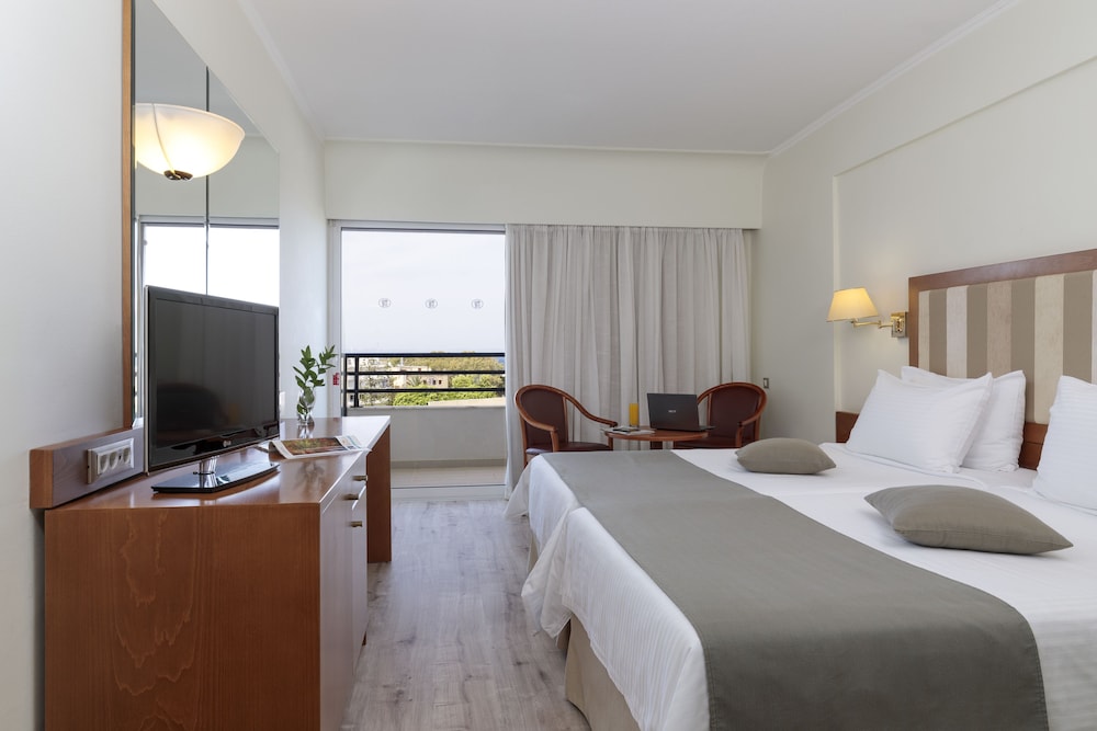 Best Western Plus Hotel Plaza — Hotel rooms in Rhodes Town, South Aegean