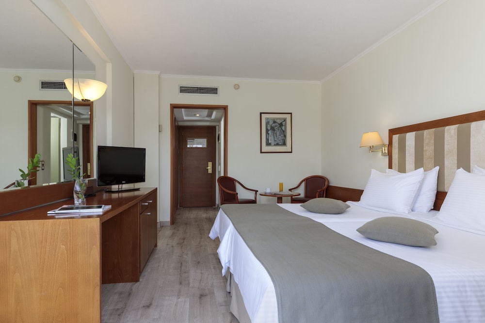 Best Western Plus Hotel Plaza — Hotel rooms in Rhodes Town, South Aegean