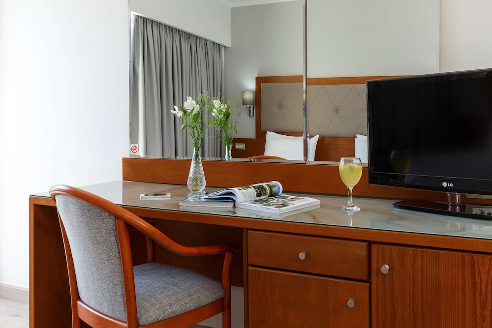 Best Western Plus Hotel Plaza — Hotel rooms in Rhodes Town, South Aegean